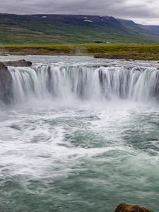Превью обои водопад, пейзаж, природа, брызги, равнина