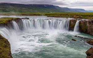 Превью обои водопад, пейзаж, природа, брызги, равнина