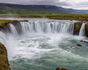 Превью обои водопад, пейзаж, природа, брызги, равнина