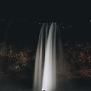 Превью обои водопад, поток, ночь, человек