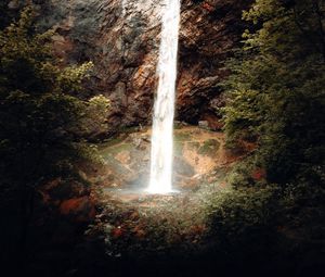 Превью обои водопад, поток, скалы, каменный, темный