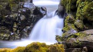 Превью обои водопад, поток, скалы, мох, камни