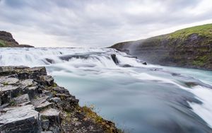 Превью обои водопад, поток, скалы, камни, небо