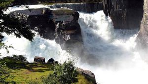 Превью обои водопад, поток, стремительный, пена, скалы