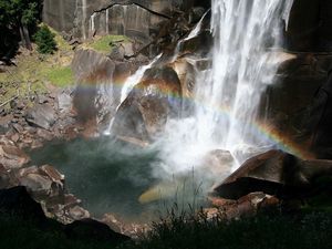 Превью обои водопад, радуга, камни, поток, брызги, свет, ясно