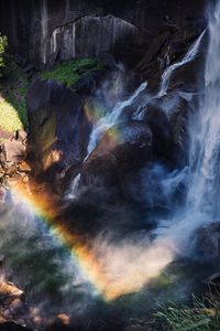 Превью обои водопад, радуга, вид сверху, вода, камни, обрыв