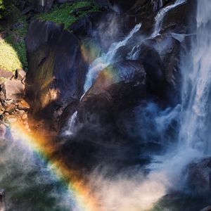 Превью обои водопад, радуга, вид сверху, вода, камни, обрыв