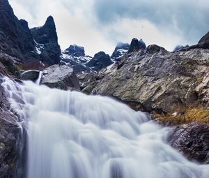 Превью обои водопад, река, горы, скалы, камни