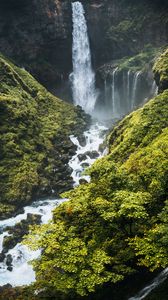 Превью обои водопад, река, горы, кусты, зелень, пейзаж