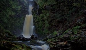 Превью обои водопад, река, камни, мох, природа, темный