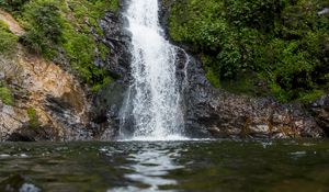 Превью обои водопад, река, вода, мох, зелень