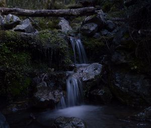 Превью обои водопад, ручей, камни, мох, вода