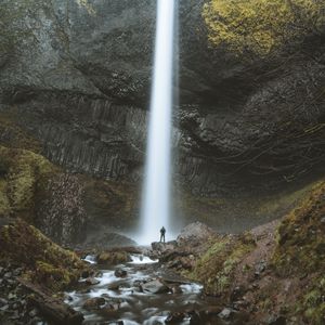 Превью обои водопад, силуэт, скала, река, вода