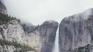 Превью обои водопад, скала, деревья, поток, пейзаж, природа