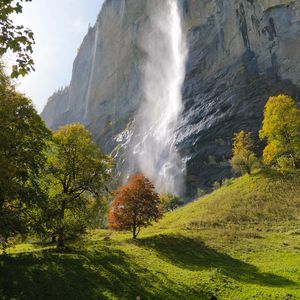 Превью обои водопад, скала, деревья, пейзаж