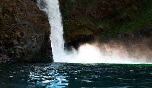 Превью обои водопад, скала, обрыв, каменный, вода, брызги