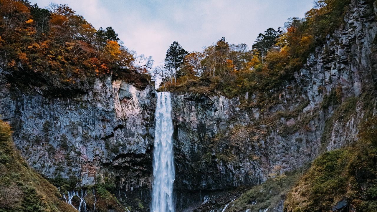 Обои водопад, скала, обрыв, вода, природа