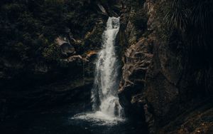 Превью обои водопад, скала, ручей, вода, брызги