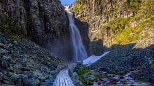 Превью обои водопад, скала, тропинка, камни, пейзаж