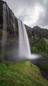 Превью обои водопад, скала, вода, пейзаж, исландия