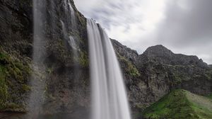 Превью обои водопад, скала, вода, пейзаж, исландия