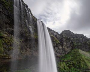 Превью обои водопад, скала, вода, пейзаж, исландия