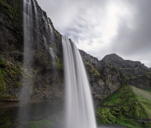 Превью обои водопад, скала, вода, пейзаж, исландия