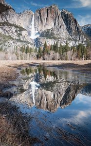 Превью обои водопад, скала, вода, отражение