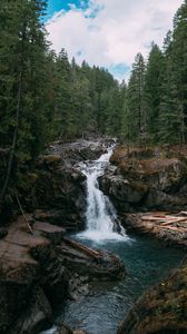 Превью обои водопад, скалы, деревья, лес, пейзаж, природа