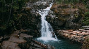 Превью обои водопад, скалы, деревья, лес, пейзаж, природа