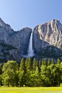 Превью обои водопад, скалы, деревья, трава, солнечный свет