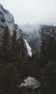 Превью обои водопад, скалы, деревья, туман, пейзаж