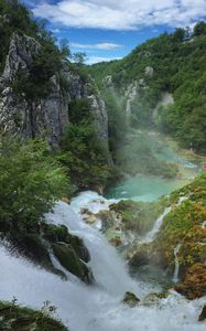 Превью обои водопад, скалы, деревья, обрыв, пейзаж