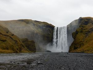 Превью обои водопад, скалы, галька, пар