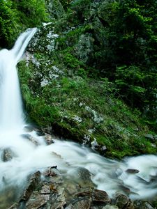 Превью обои водопад, скалы, горы, зелень, лес, поток, камни