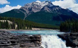 Превью обои водопад, скалы, горы, деревья, течение, лес, канада