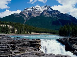 Превью обои водопад, скалы, горы, деревья, течение, лес, канада