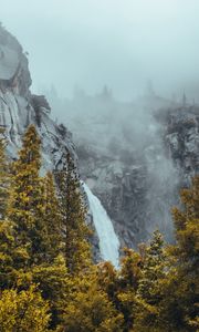 Превью обои водопад, скалы, горы, деревья, пейзаж, туман