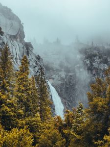 Превью обои водопад, скалы, горы, деревья, пейзаж, туман