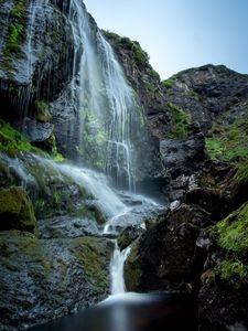 Превью обои водопад, скалы, камни, обрыв, вода