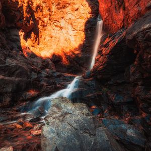 Превью обои водопад, скалы, камни, поток, свет