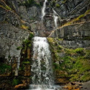 Превью обои водопад, скалы, камни, вода, растения