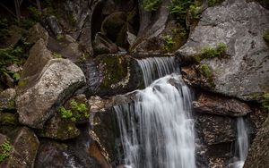 Превью обои водопад, скалы, камни, поток, мох, растения