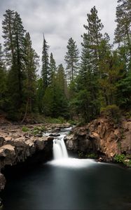 Превью обои водопад, скалы, камни, деревья