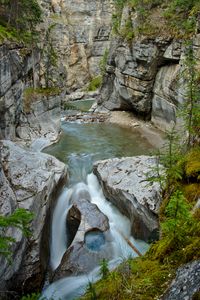 Превью обои водопад, скалы, камни, трава, мох