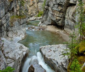 Превью обои водопад, скалы, камни, трава, мох