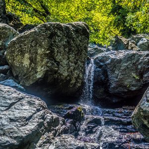 Превью обои водопад, скалы, камни, вода, поток, деревья