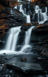 Превью обои водопад, скалы, камни, поток, вода, брызги