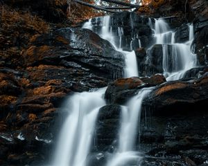 Превью обои водопад, скалы, камни, поток, вода, брызги