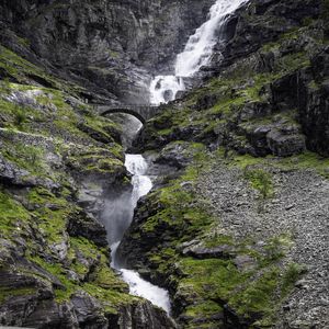 Превью обои водопад, скалы, камни, мост, вода, природа